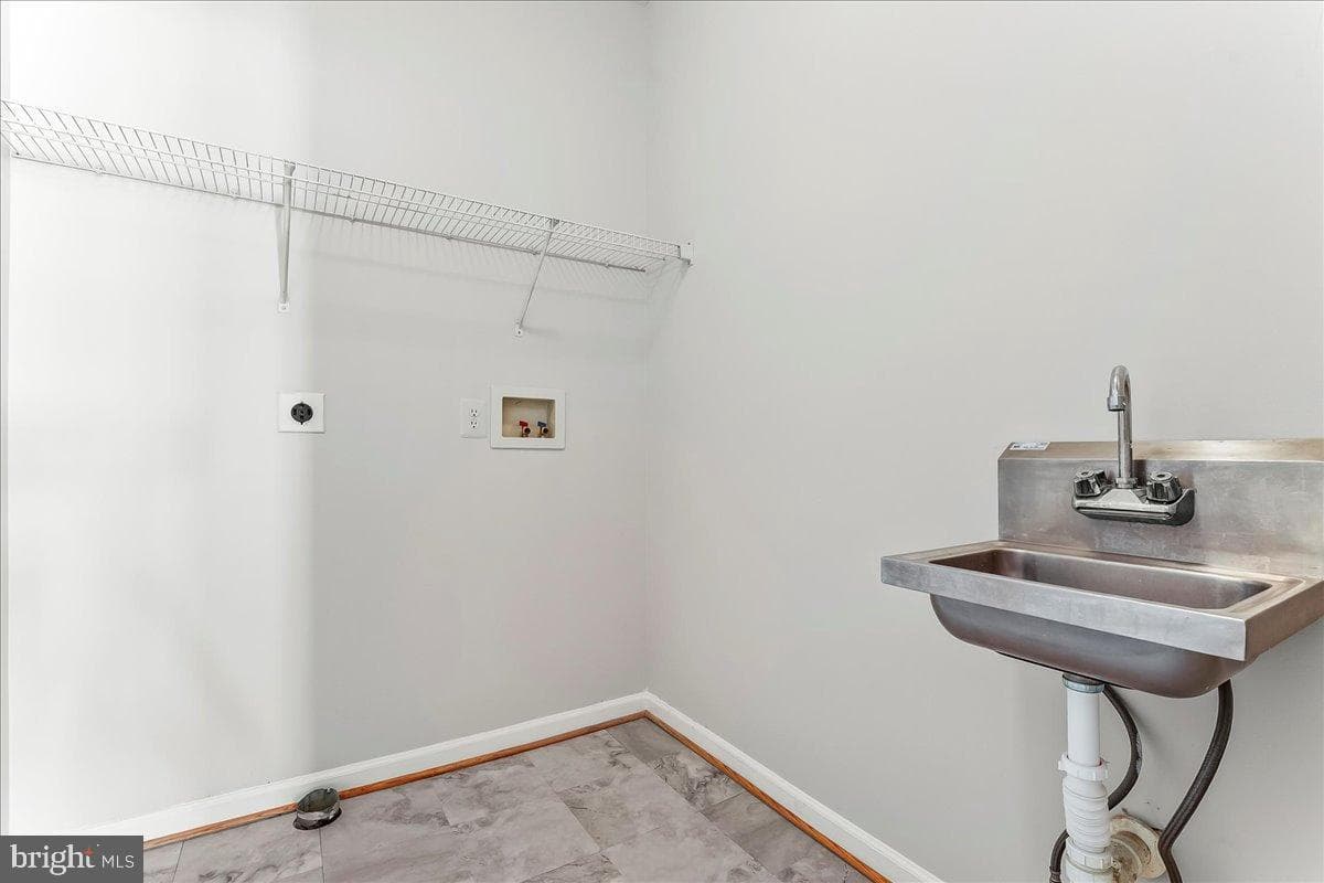 7 John Adams Lane photo 25