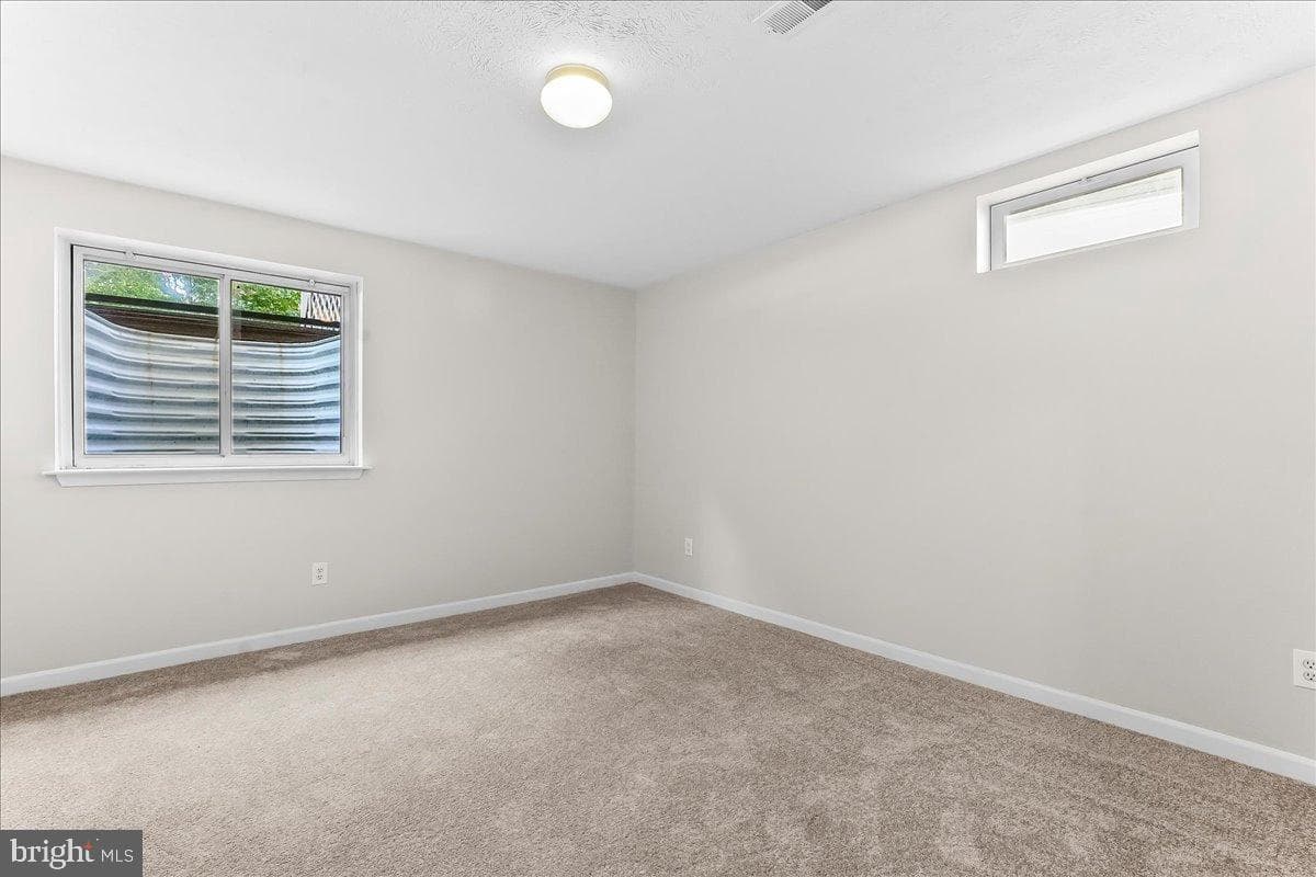 7 John Adams Lane photo 29