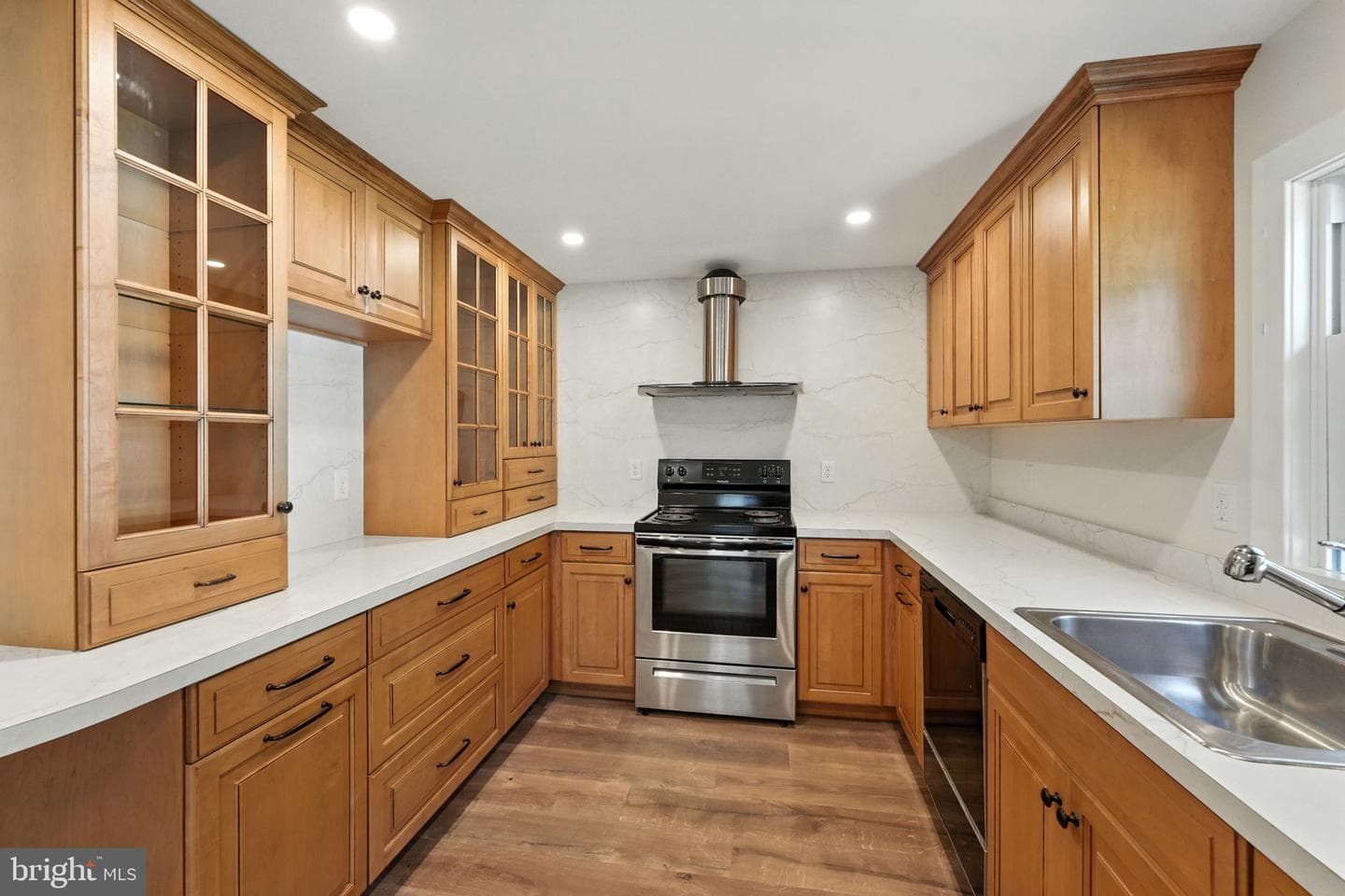535 Biddle Street photo 13