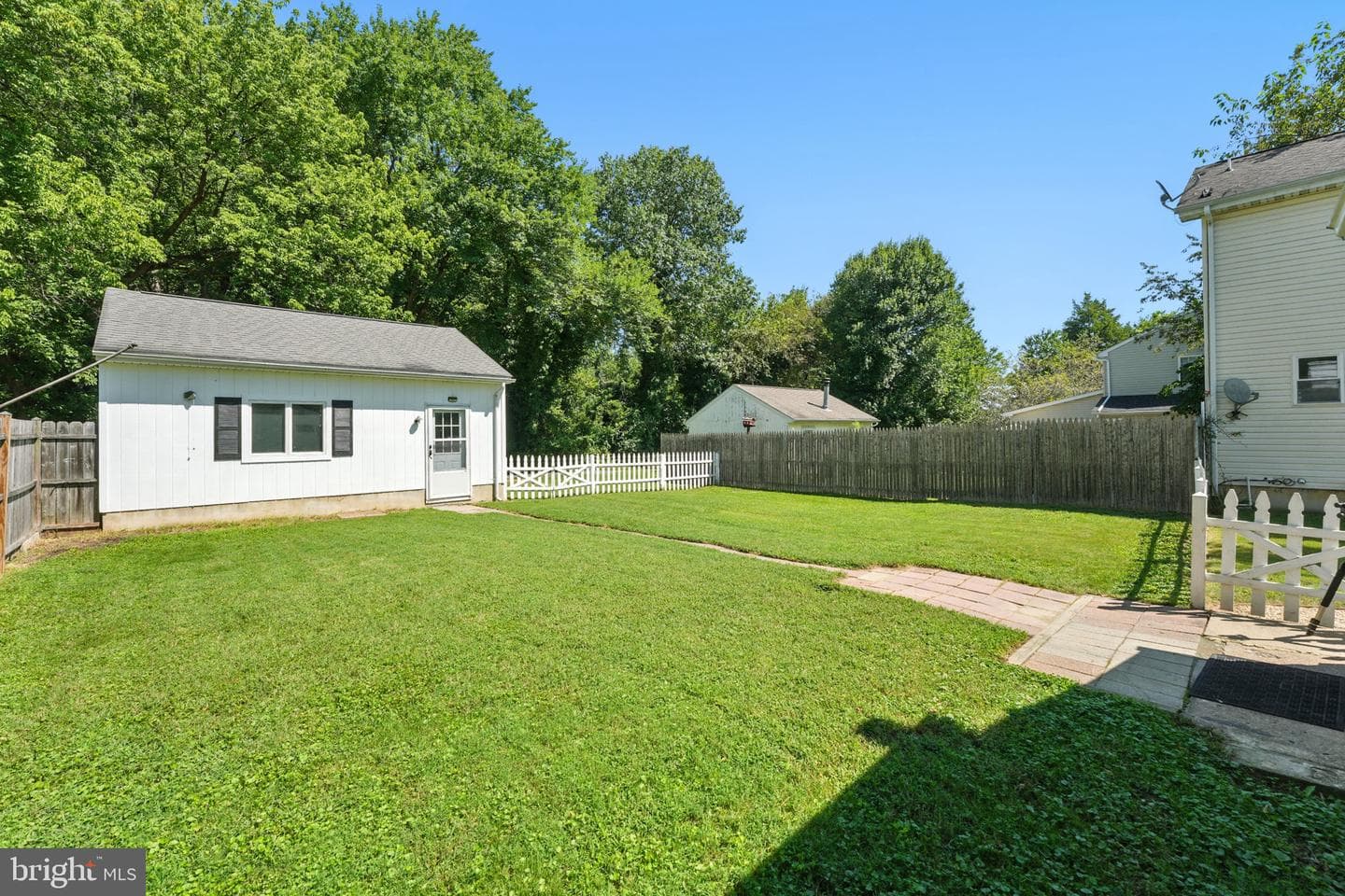 535 Biddle Street photo 24