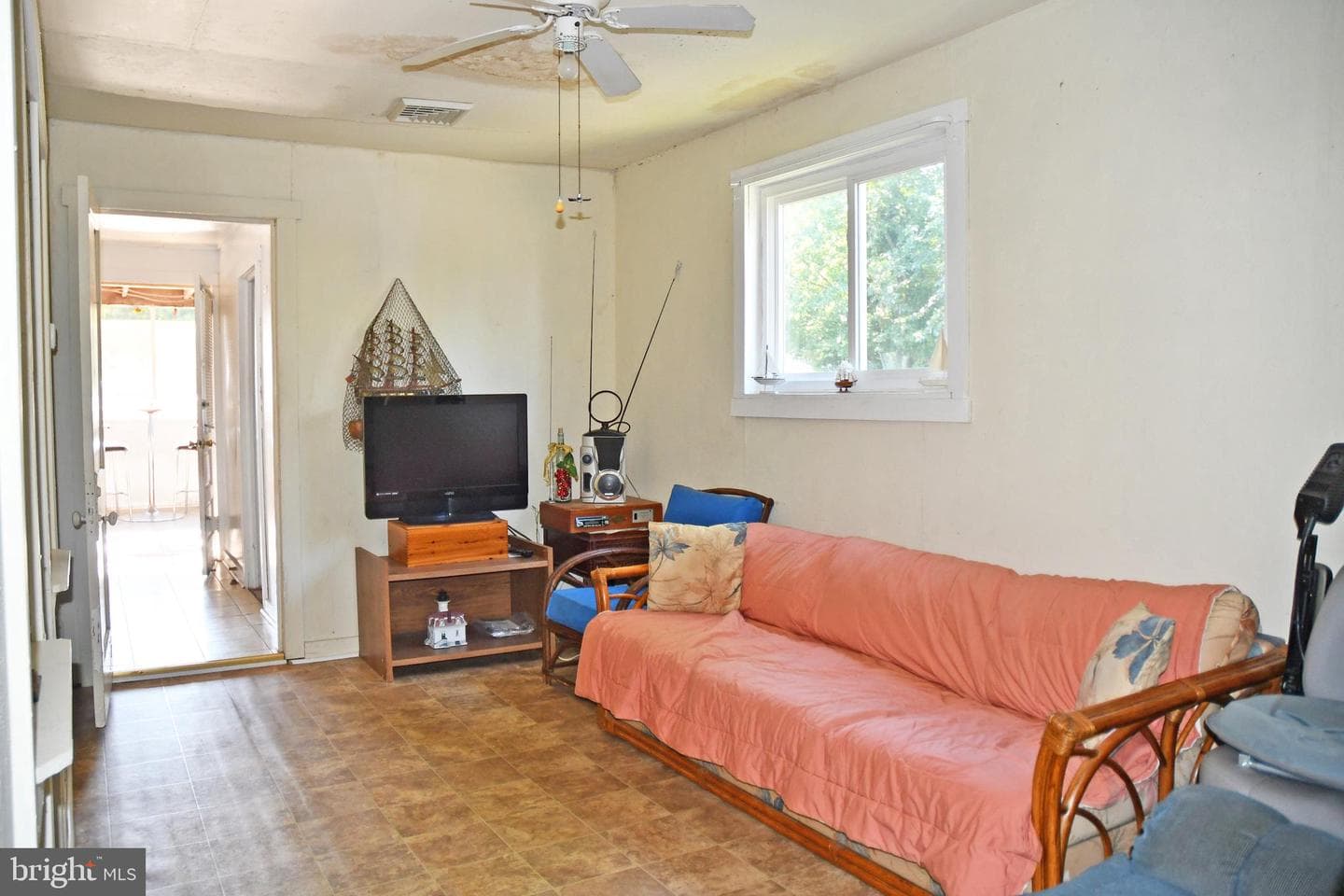 2 Glenwood St photo 10