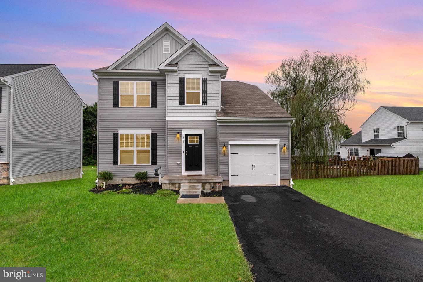 105 Maple Leaf Drive photo 2
