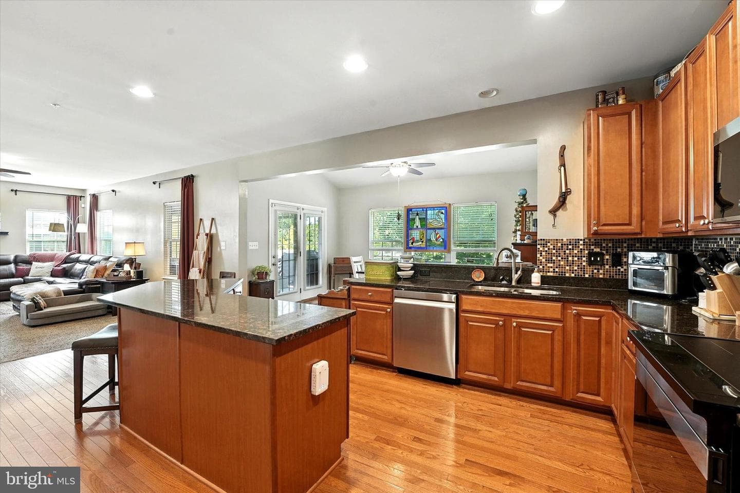 137 Cool Springs Road photo 3