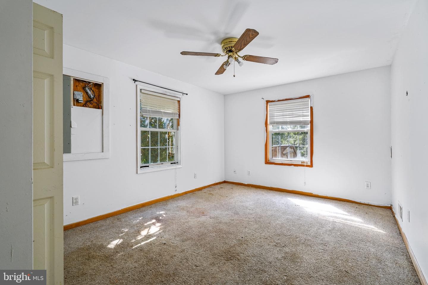 224 W Cecil Avenue photo 13