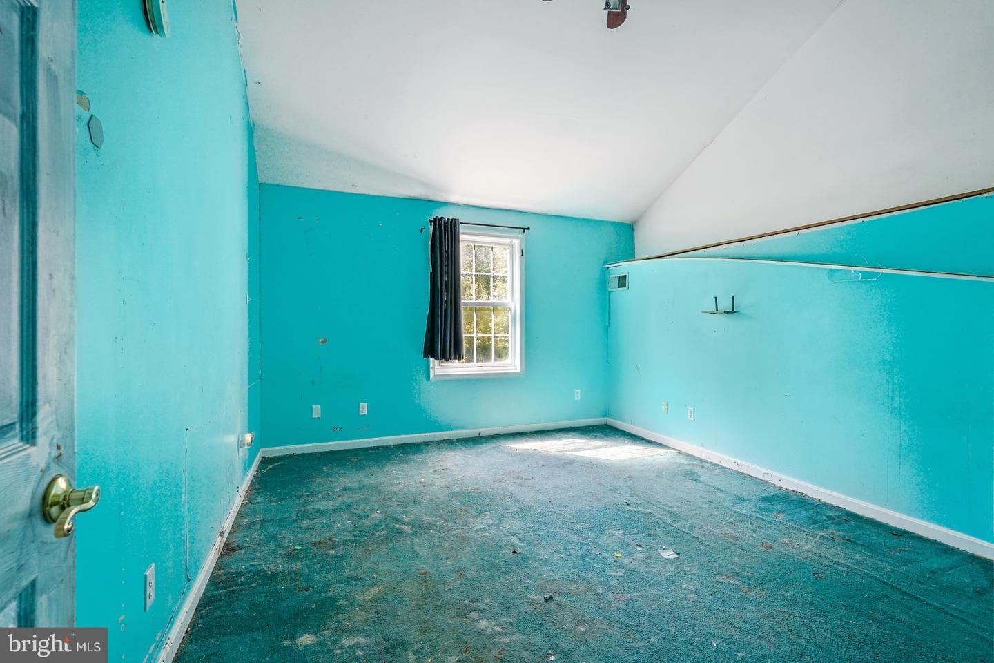 224 W Cecil Avenue photo 16