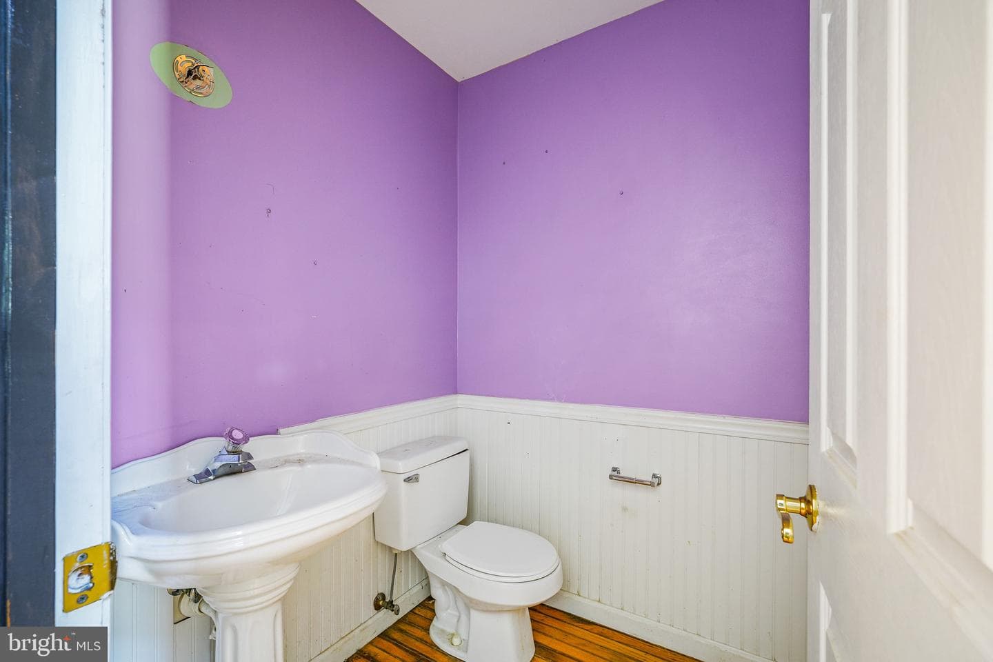 224 W Cecil Avenue photo 5