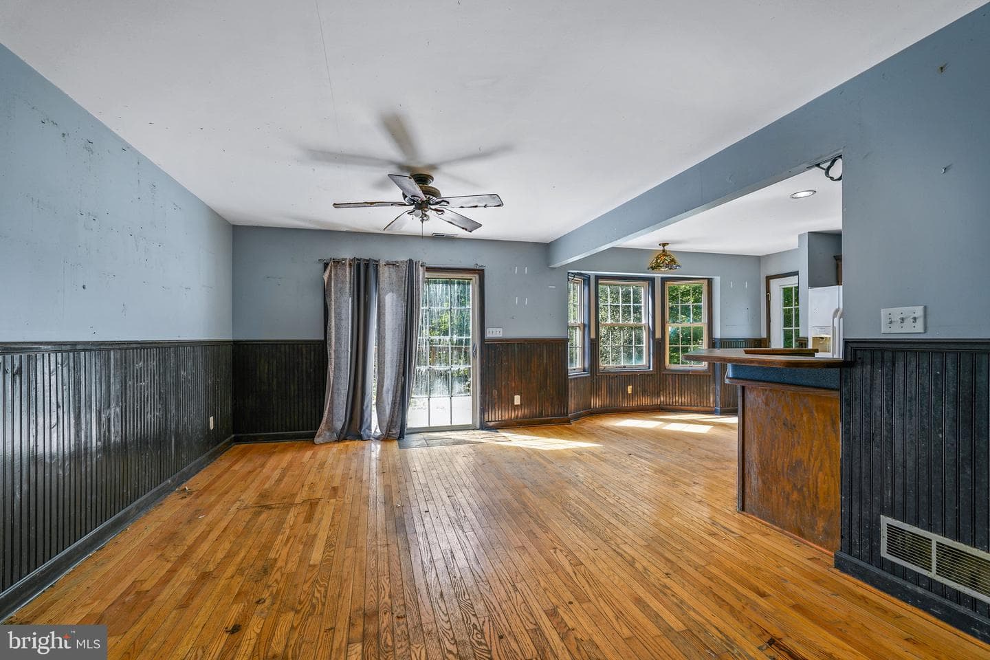 224 W Cecil Avenue photo 6
