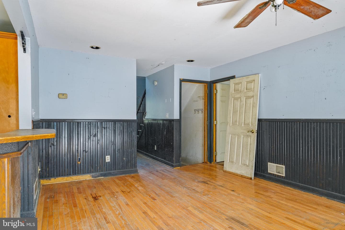 224 W Cecil Avenue photo 8
