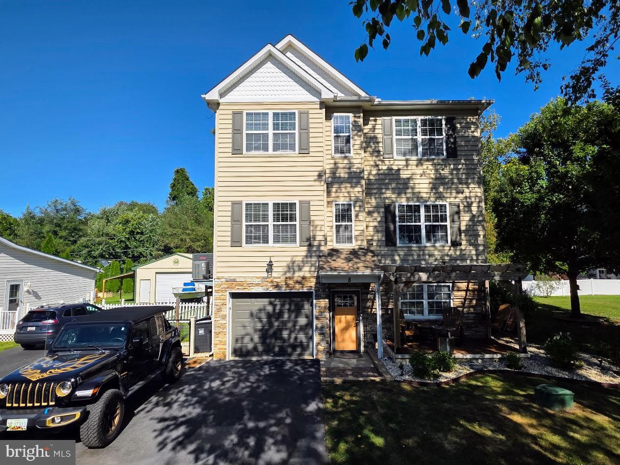 8 Elk Lane, Elkton