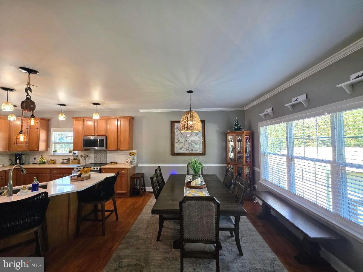 8 Elk Lane photo 7