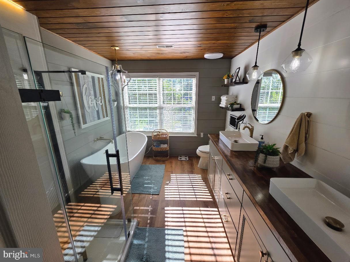8 Elk Lane photo 9