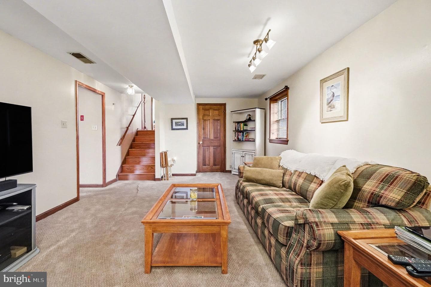72 Cynthia Court photo 28