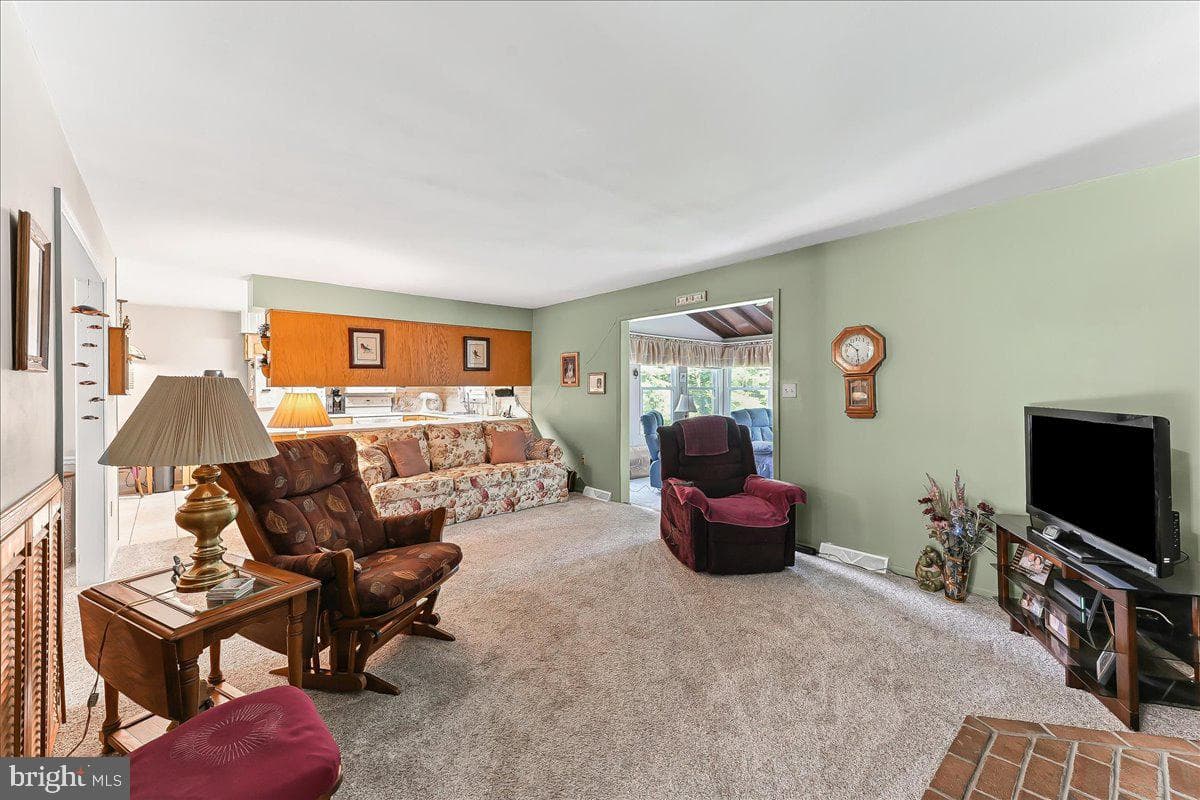 5 N Parkway photo 10