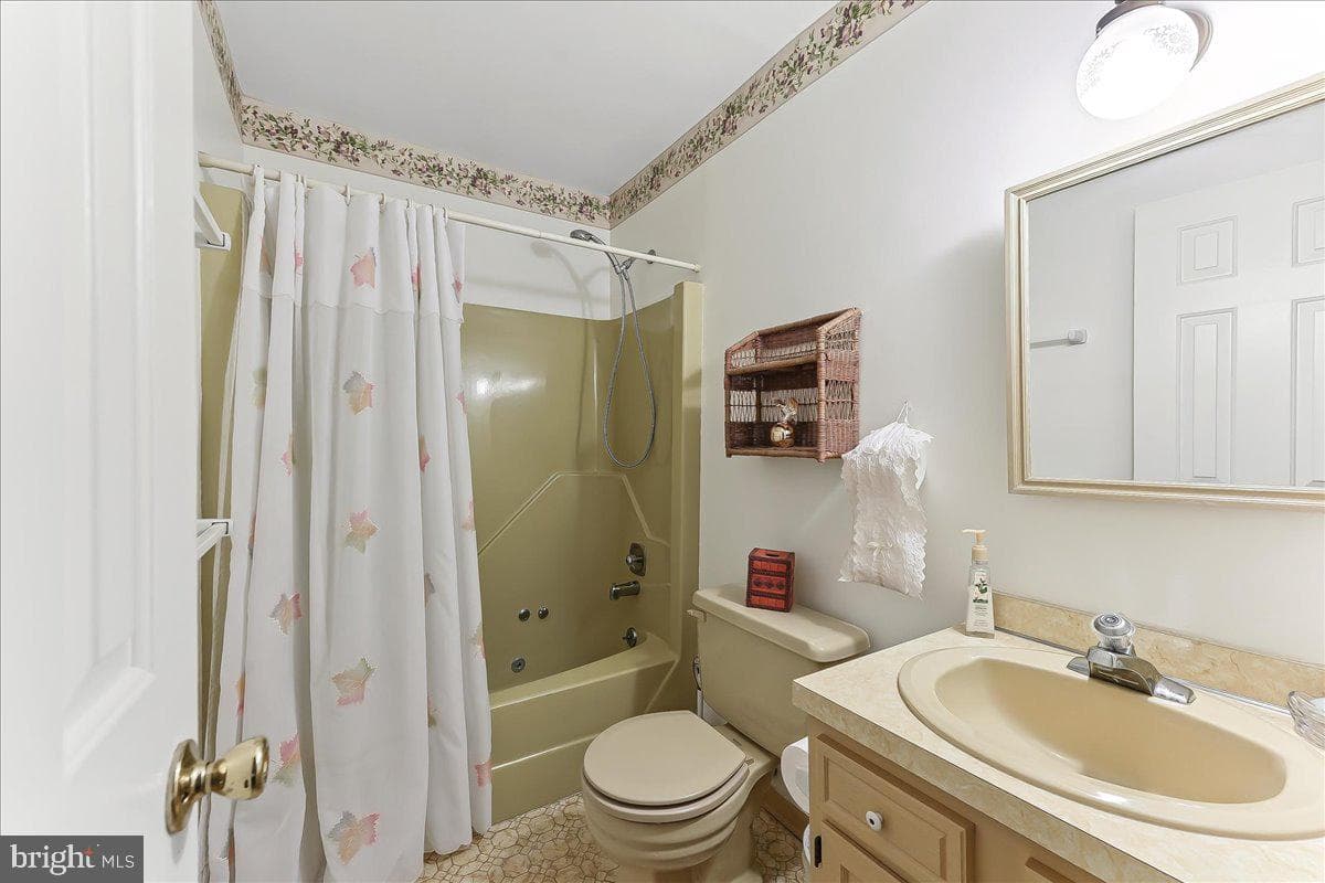 5 N Parkway photo 24