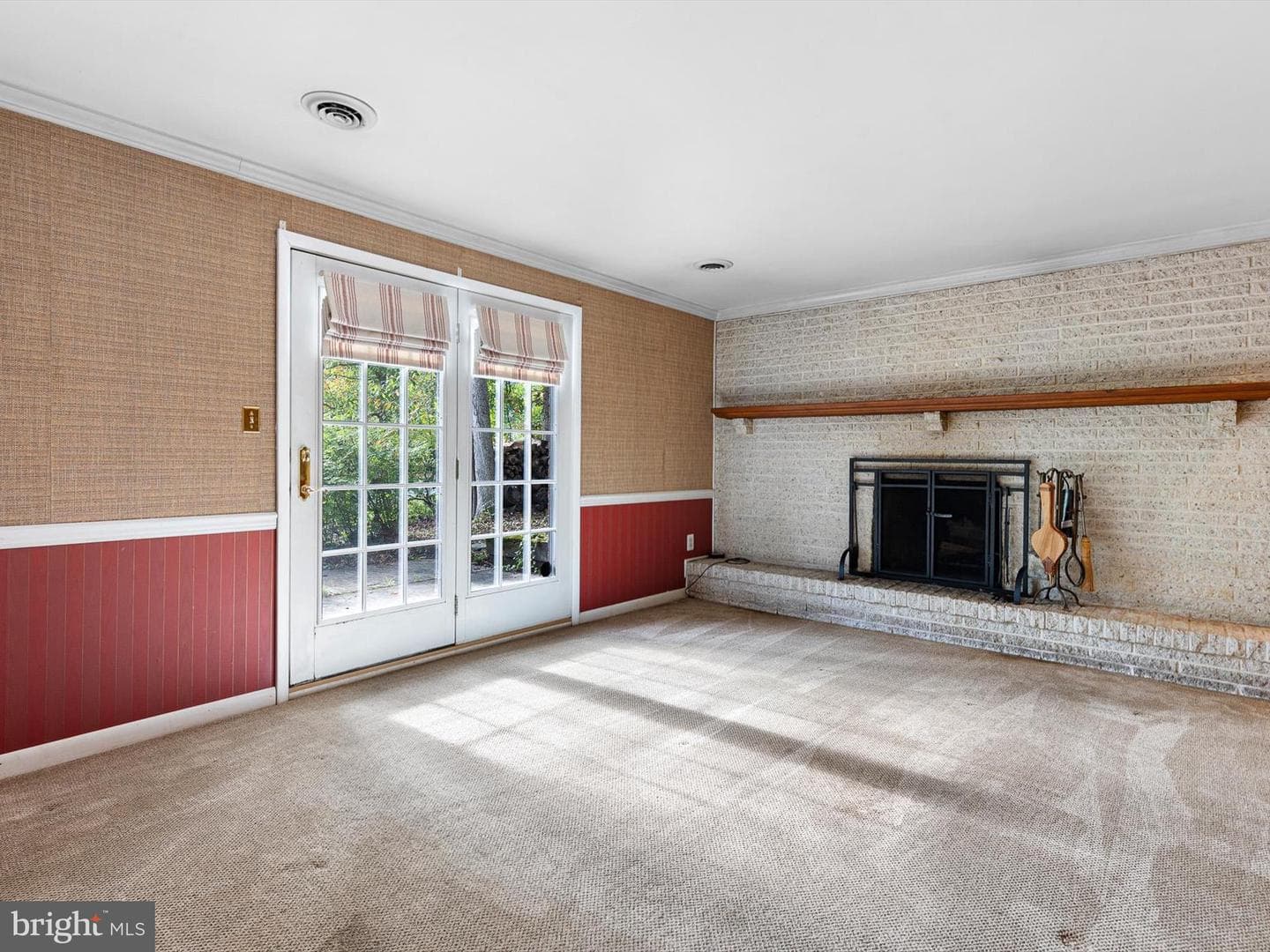 6 Colonial Circle photo 13