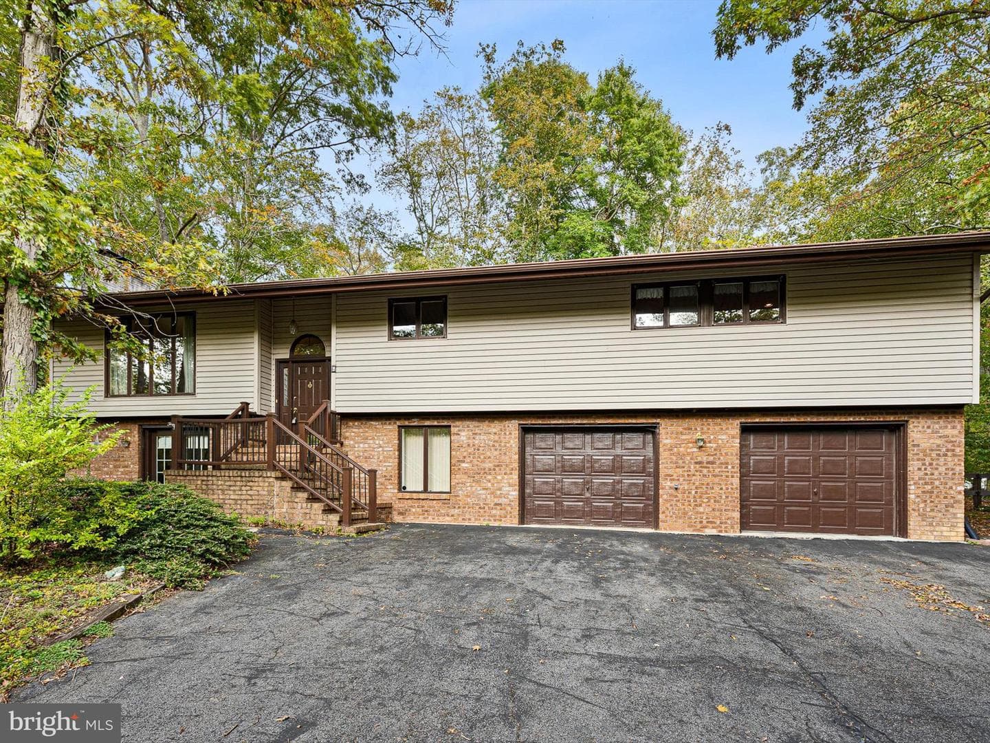 6 Colonial Circle photo 28