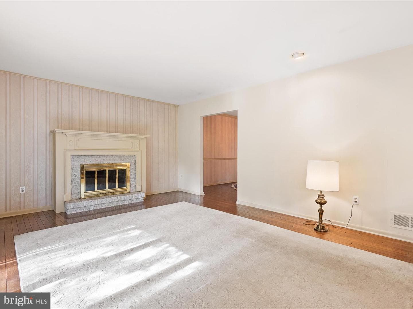 6 Colonial Circle photo 4