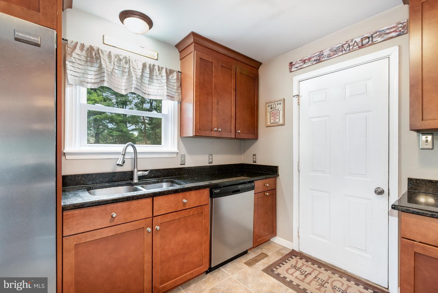 615 Lombard Road photo 15