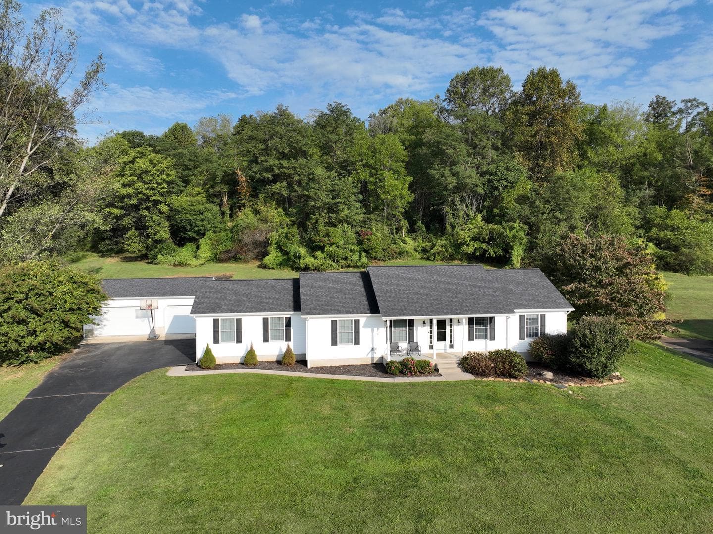 35 Coachman Drive photo 1