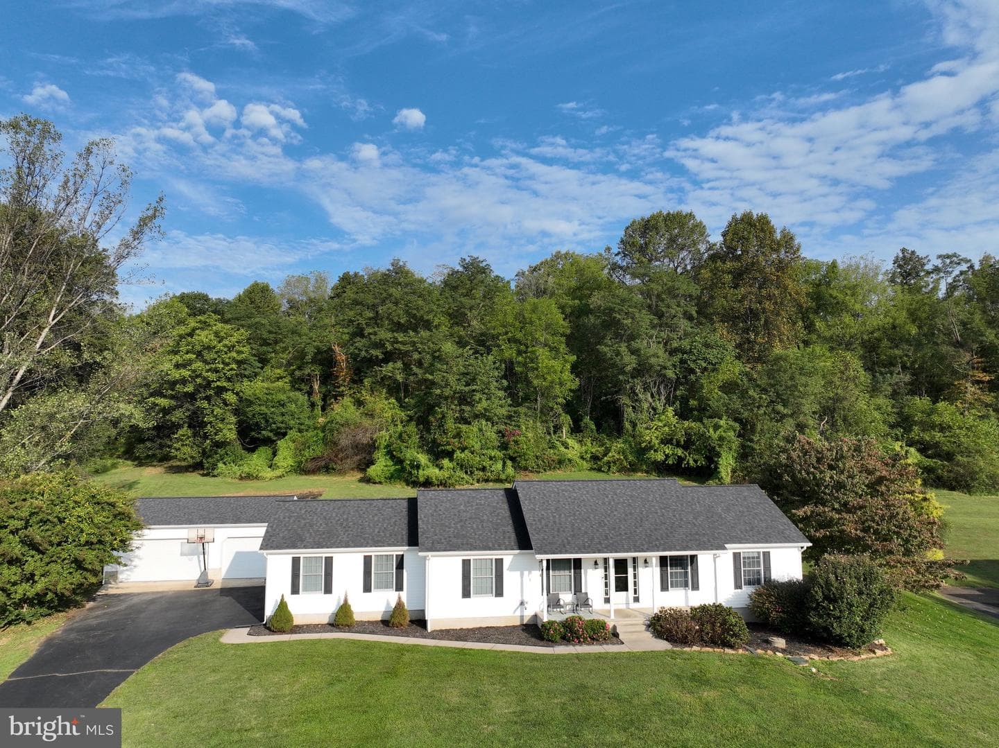 35 Coachman Drive photo 2