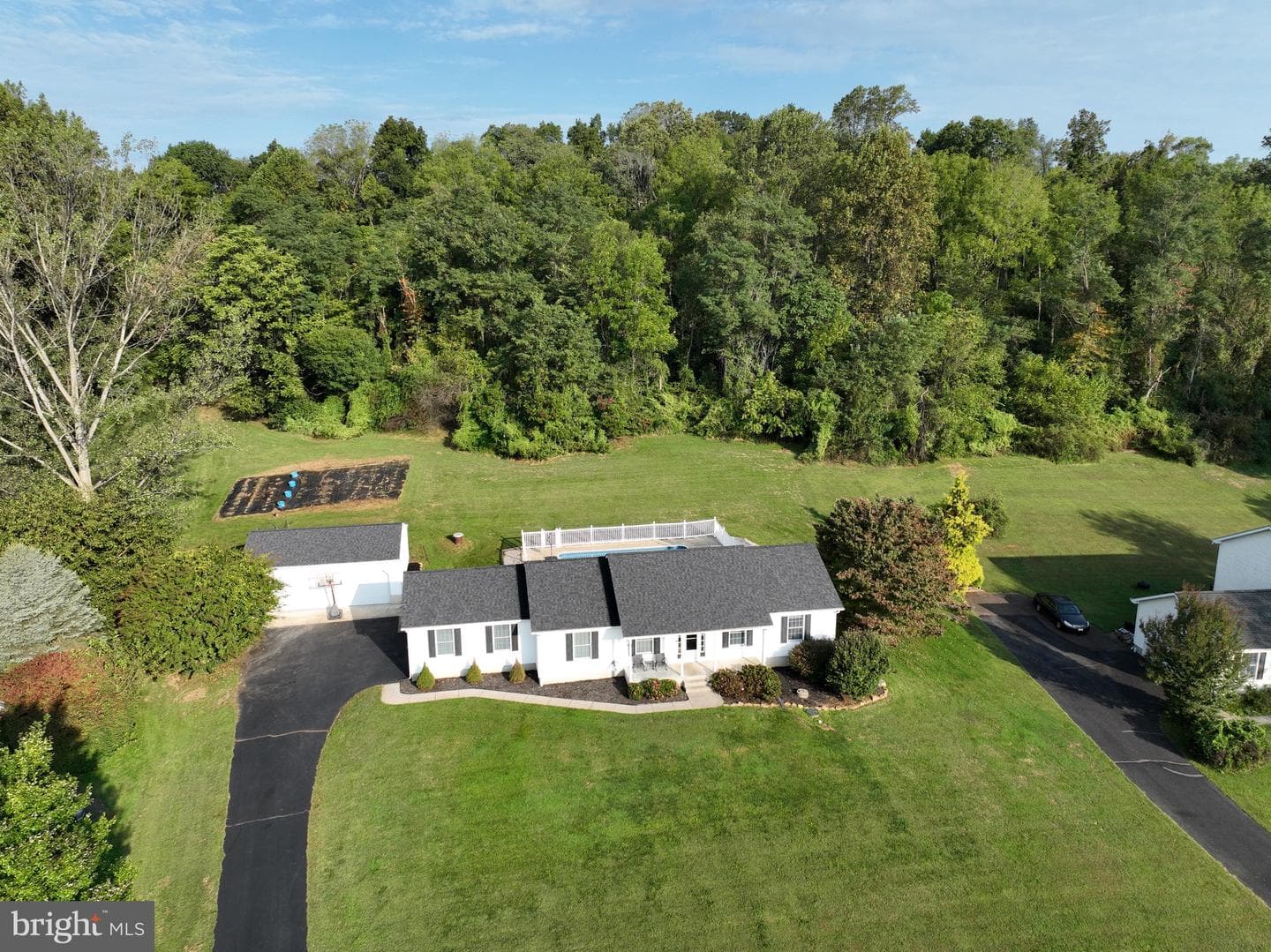 35 Coachman Drive photo 7