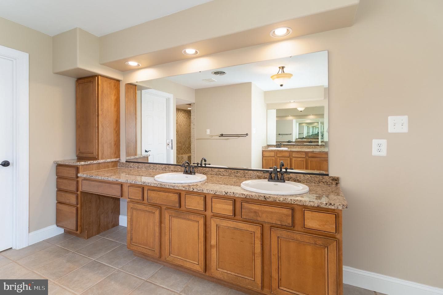 56 Sylmar Road photo 32