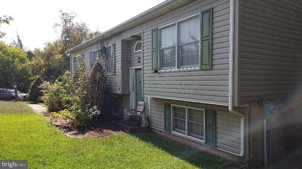 114 Creswell Avenue photo 3