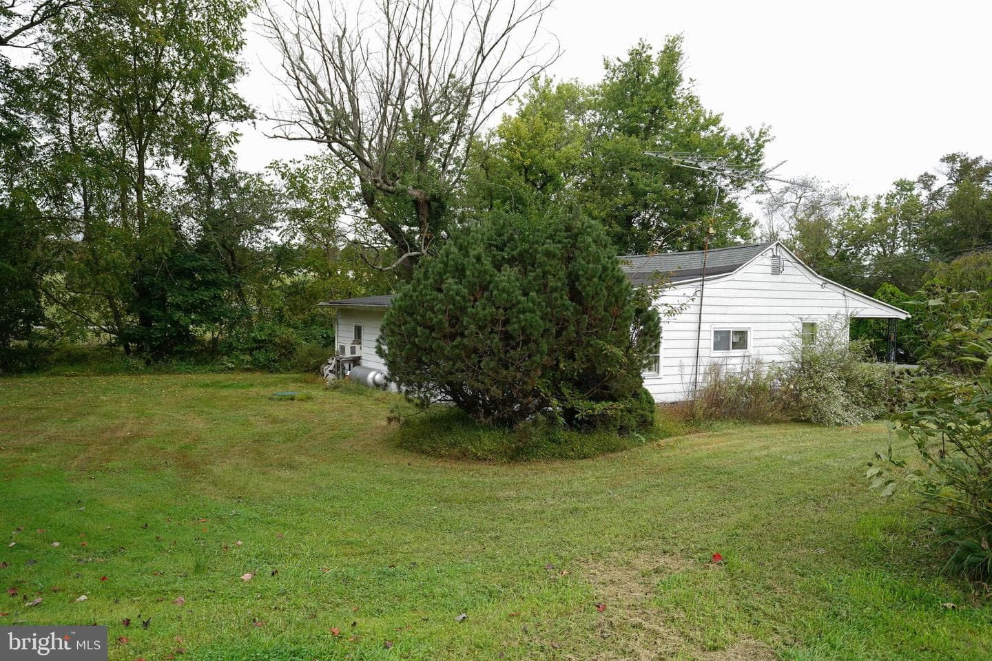 128 Woolens Road photo 2
