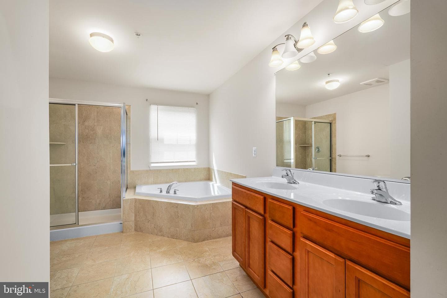 241 Stewart Road photo 22