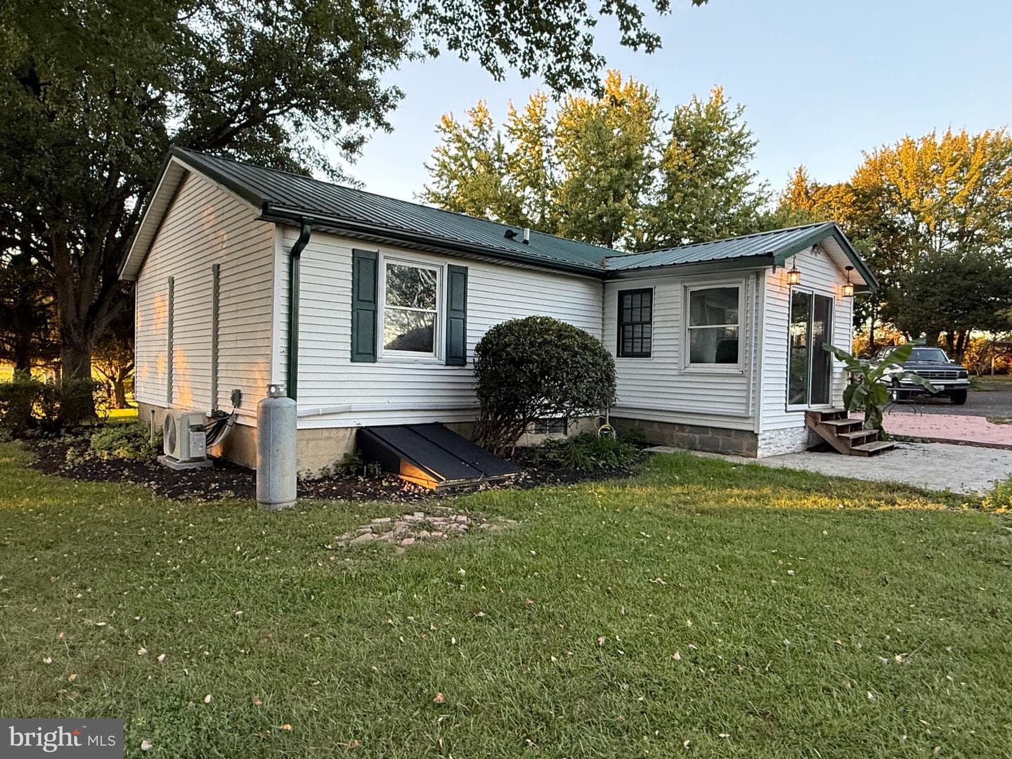2926 Crystal Beach Road photo 3