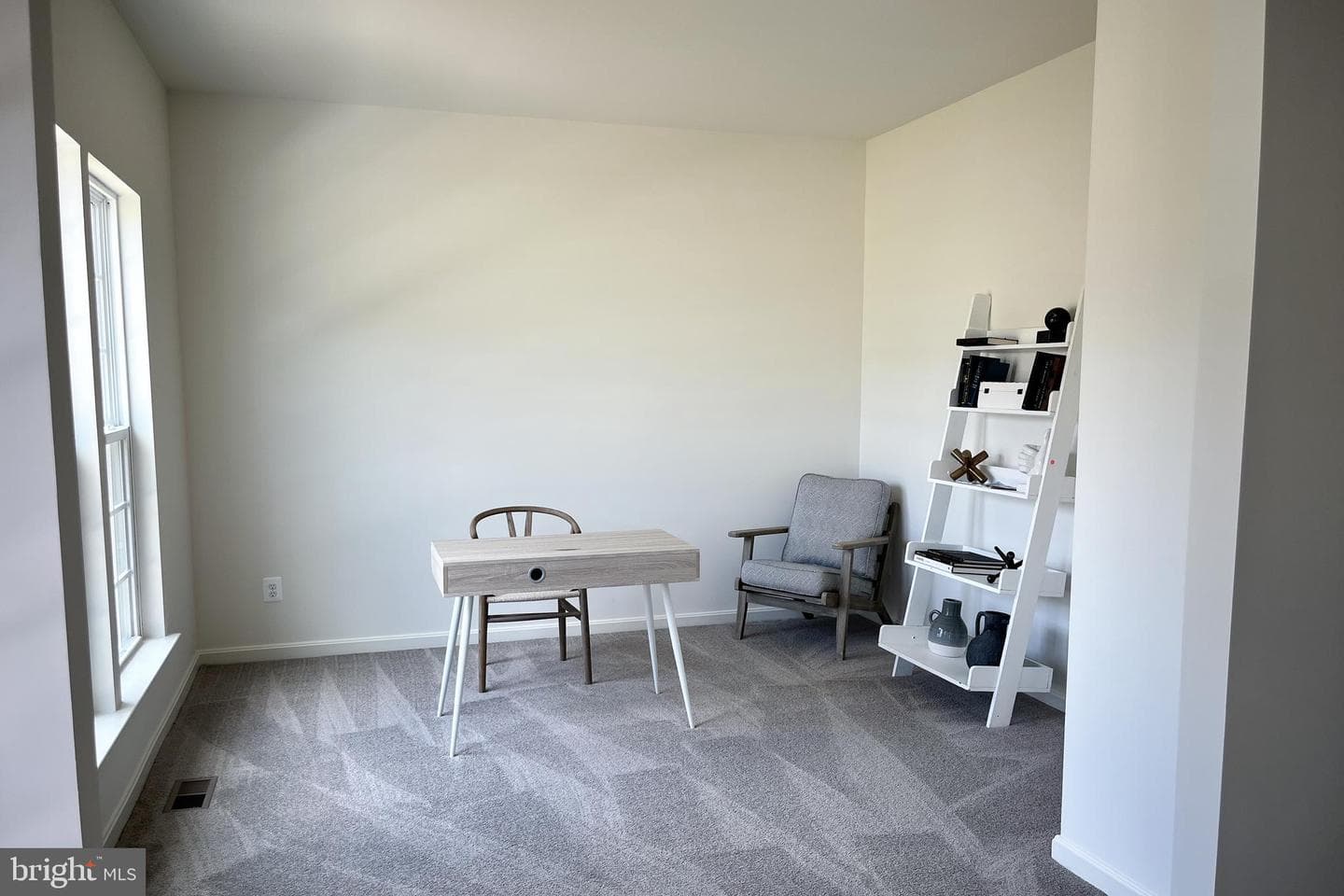 327 Barney Court photo 2