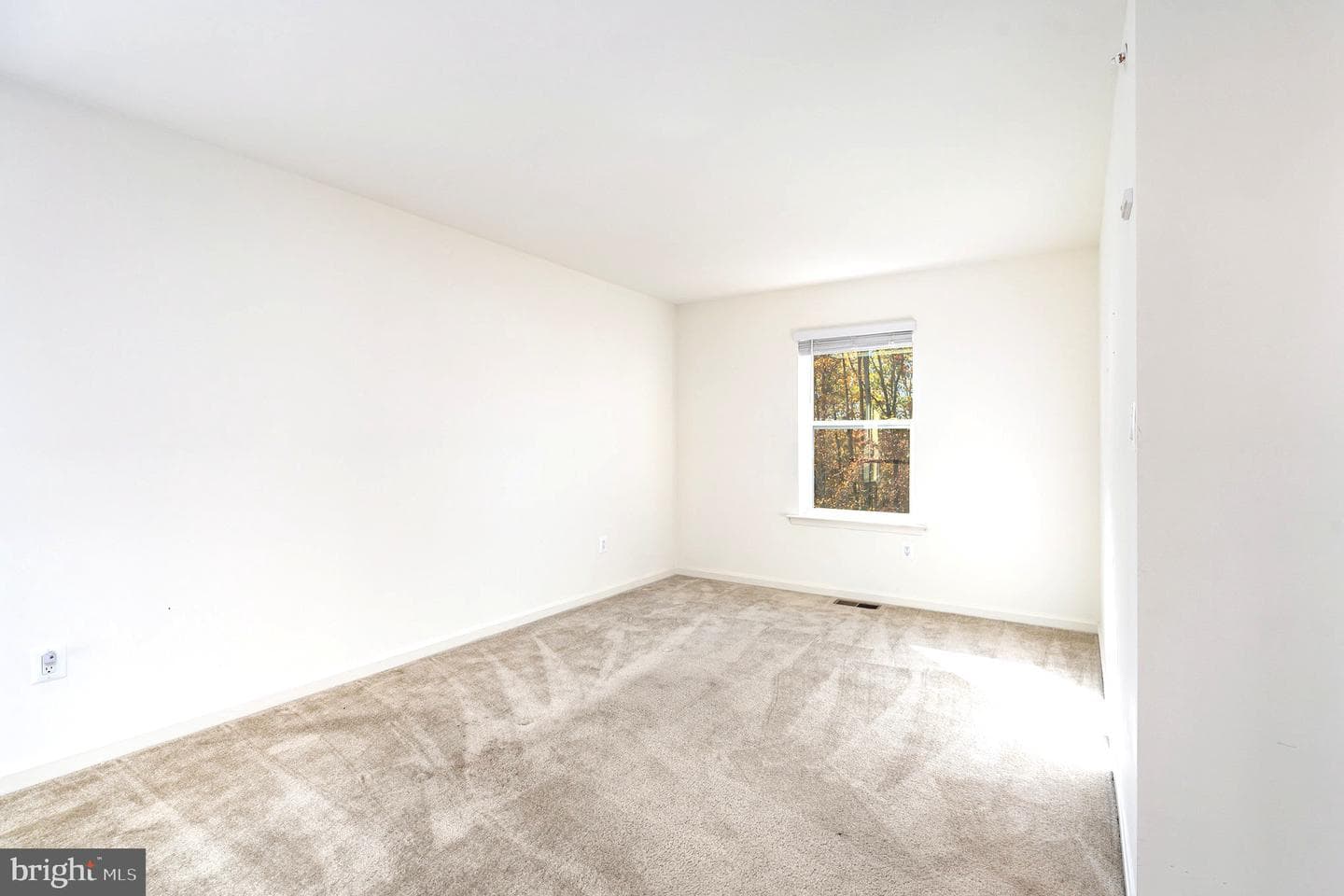 374 Bay Club Parkway photo 7