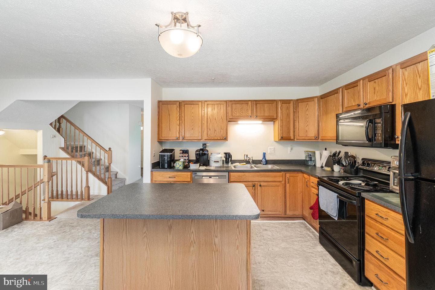406 Roundhouse Drive photo 12