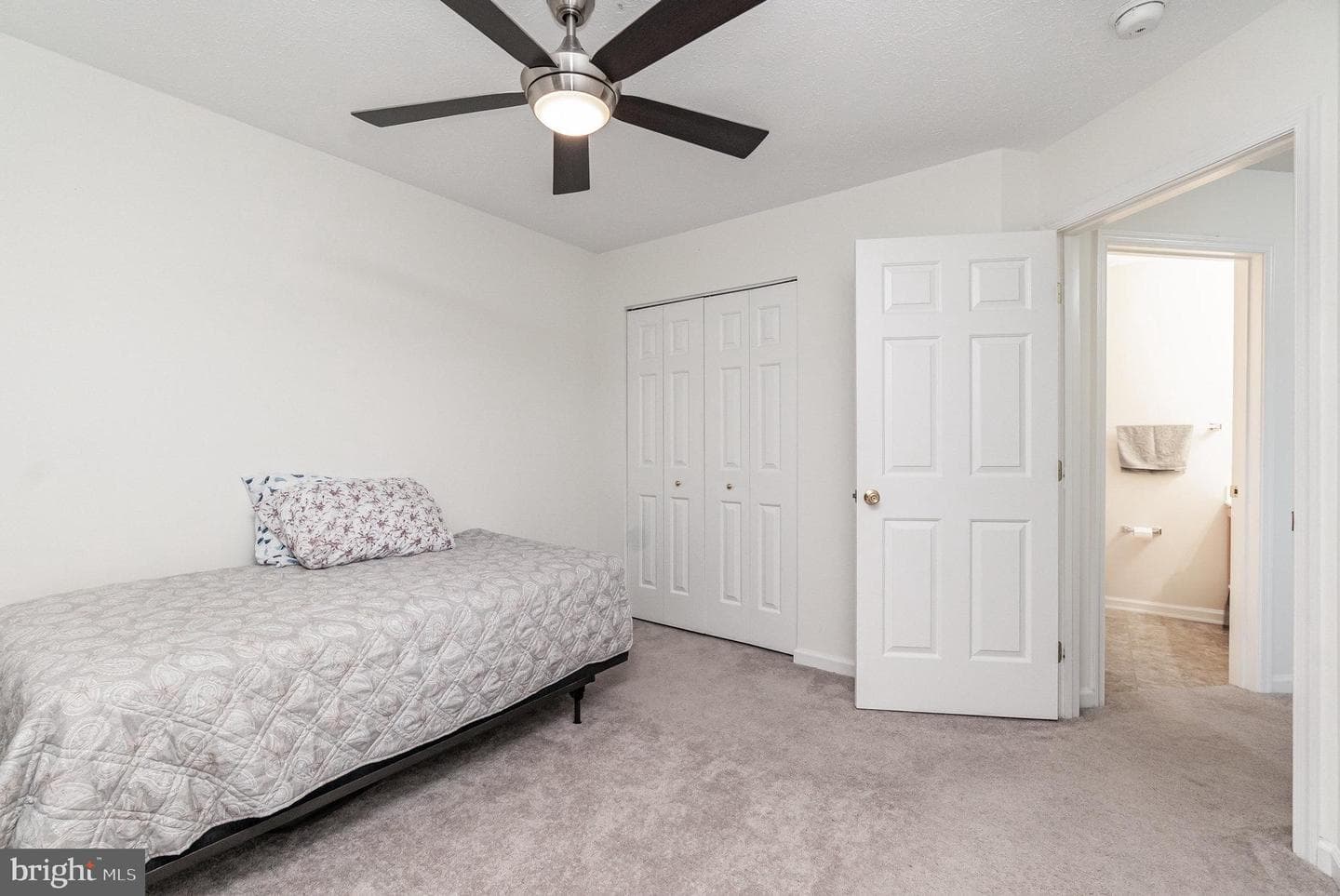 406 Roundhouse Drive photo 24