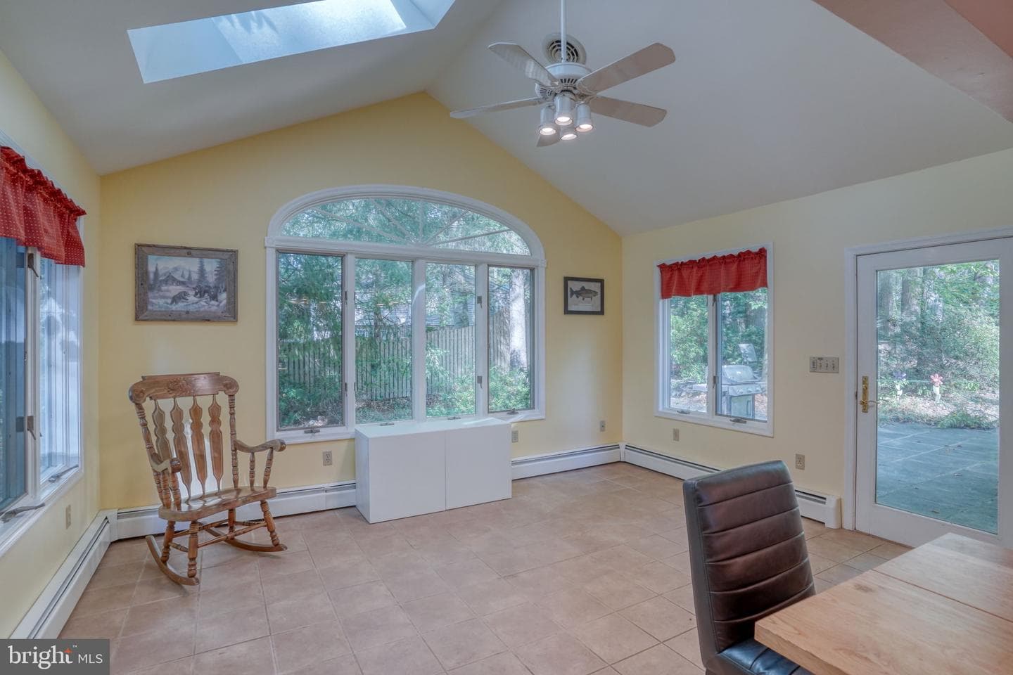 17 E Parkway photo 12