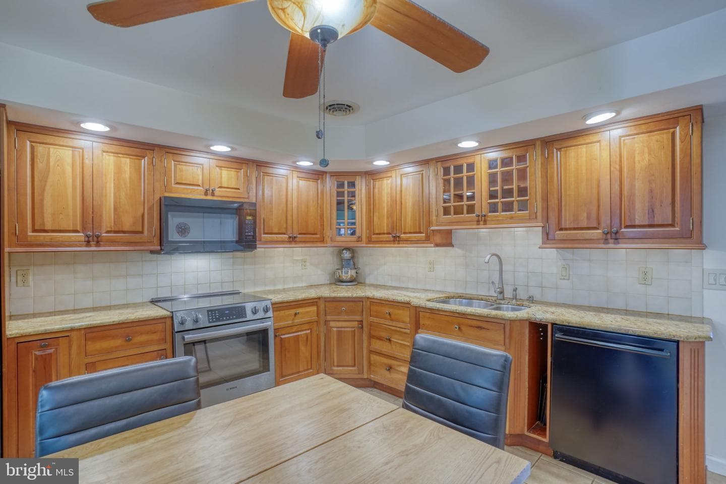 17 E Parkway photo 9