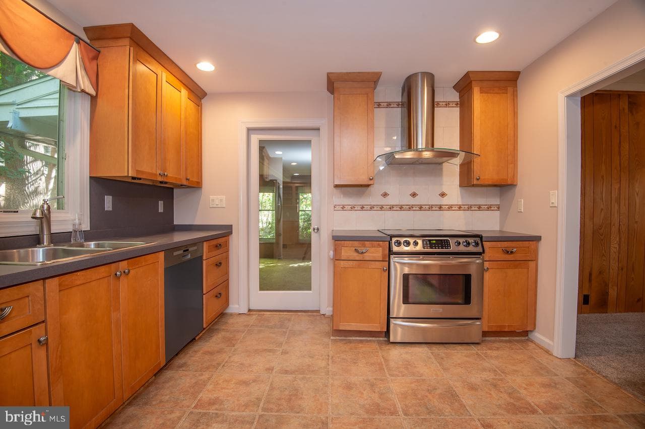 6 Gilmore Lane photo 22