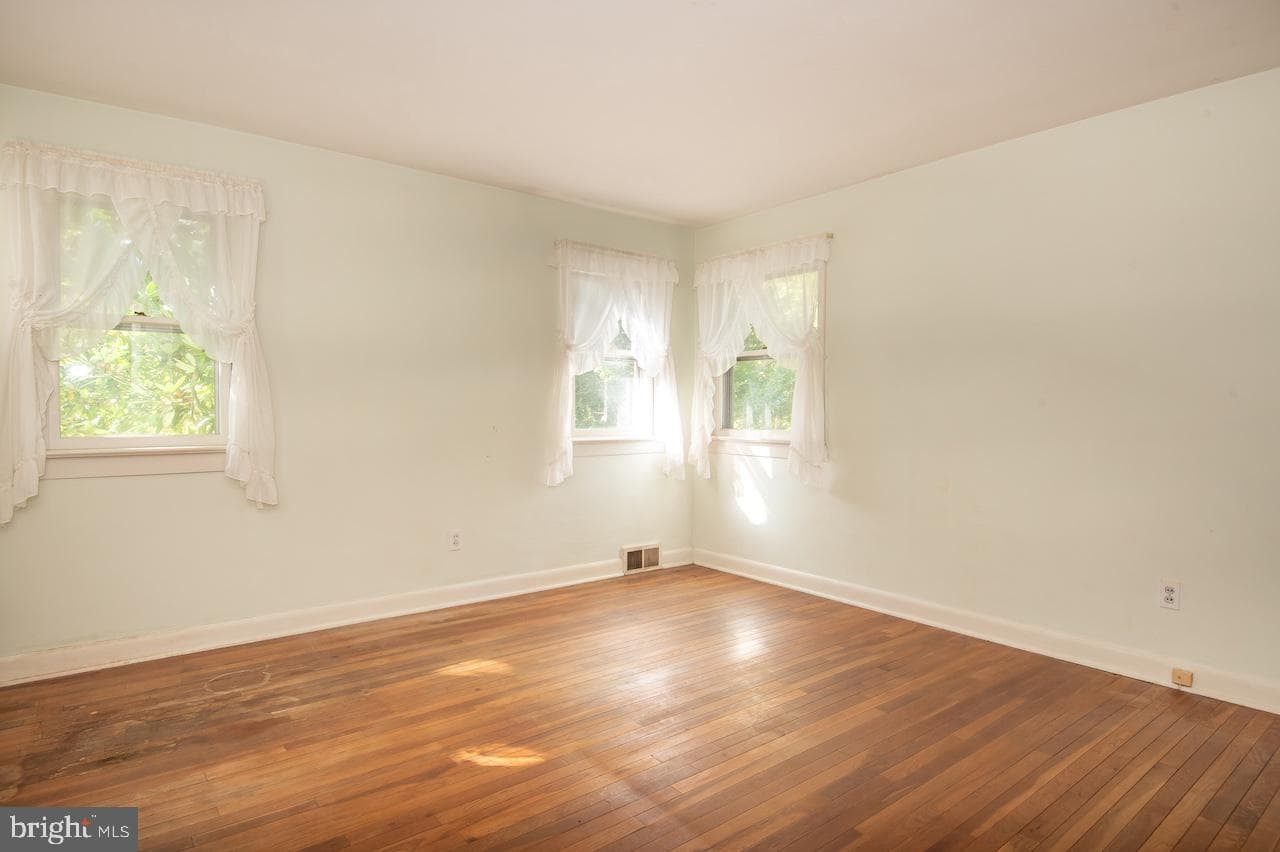 6 Gilmore Lane photo 28