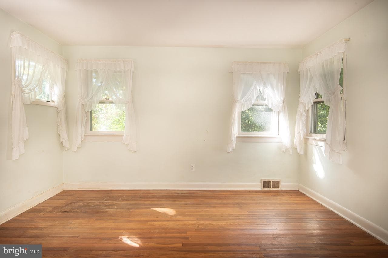 6 Gilmore Lane photo 29