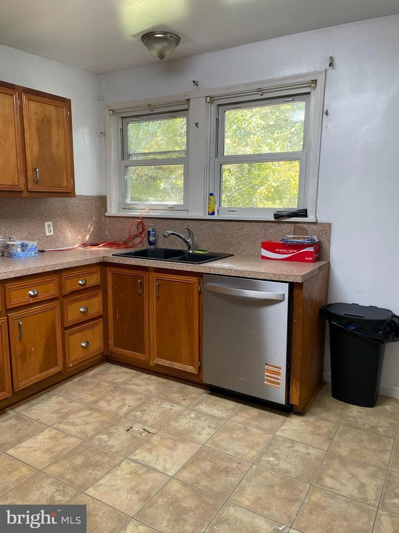 124 Woodall Road photo 2