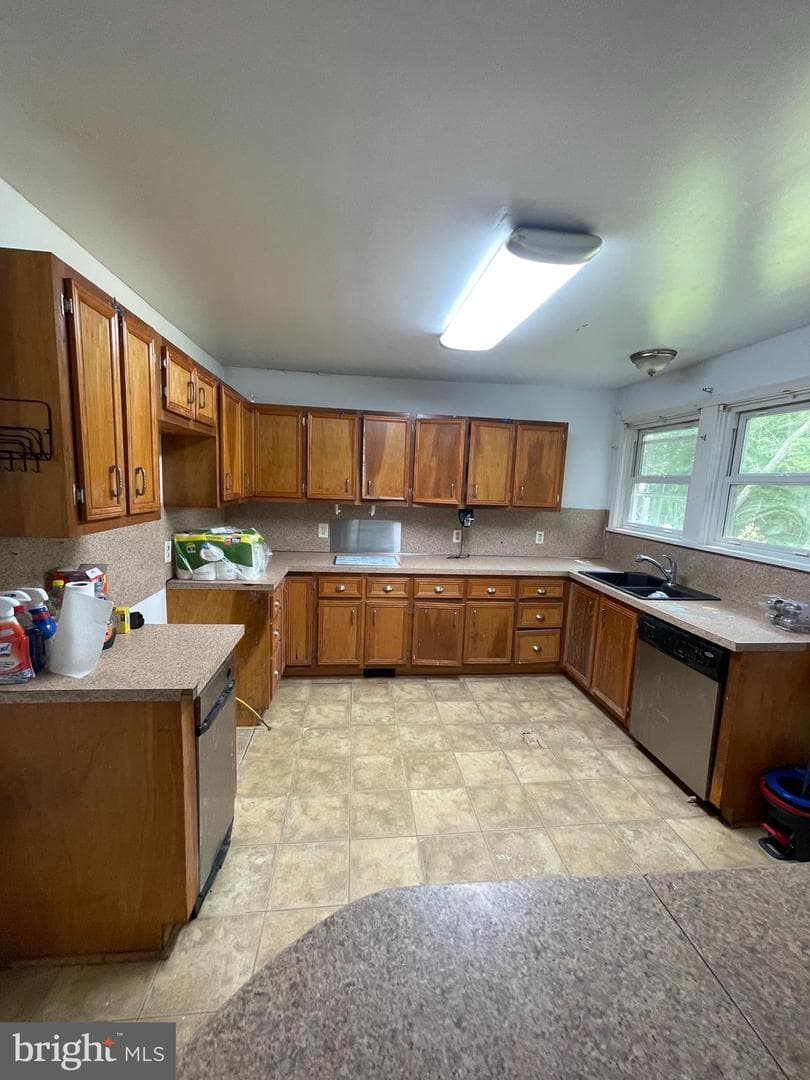 124 Woodall Road photo 3