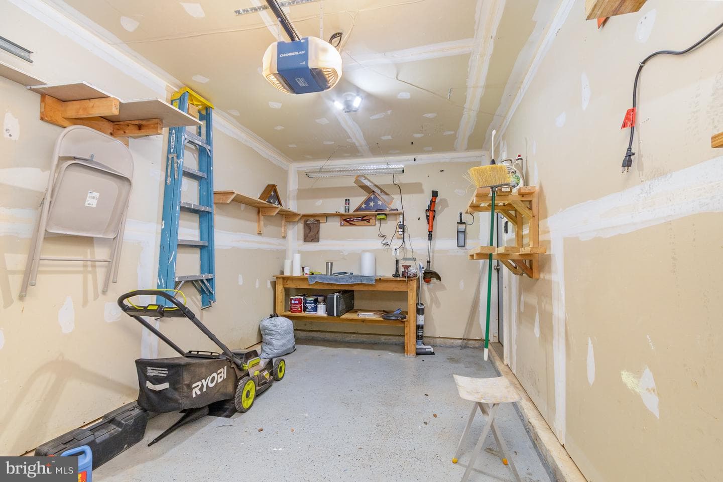 124 Maple Leaf Drive photo 40