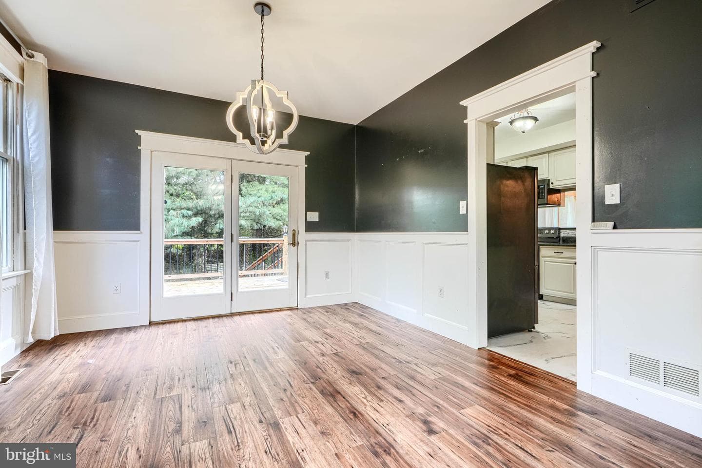 544 Elk Mills Road photo 11