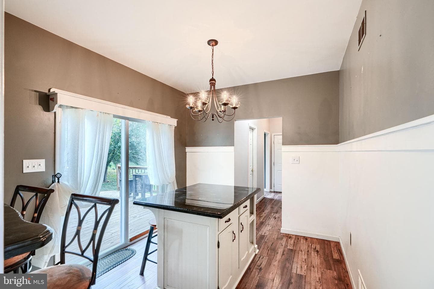 544 Elk Mills Road photo 20