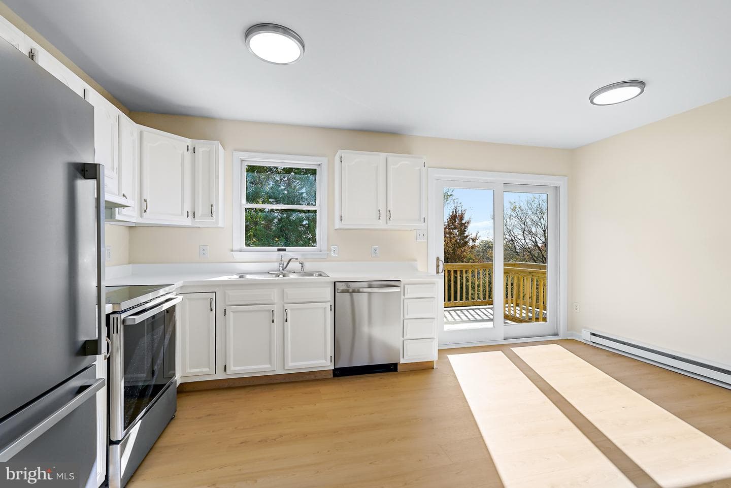 520 Saint Charles Street photo 4