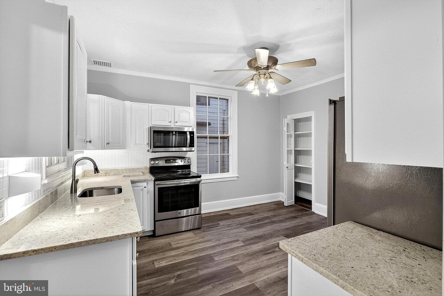 110 Delaware Avenue photo 19