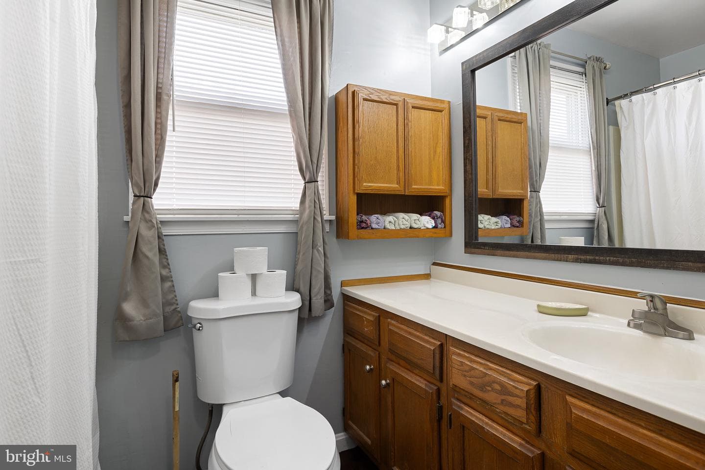 156 E Village Road photo 20