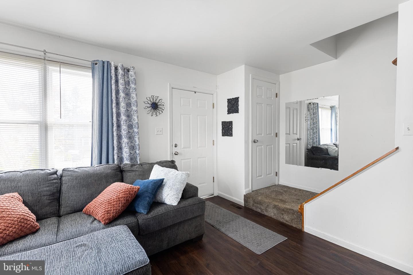 156 E Village Road photo 4