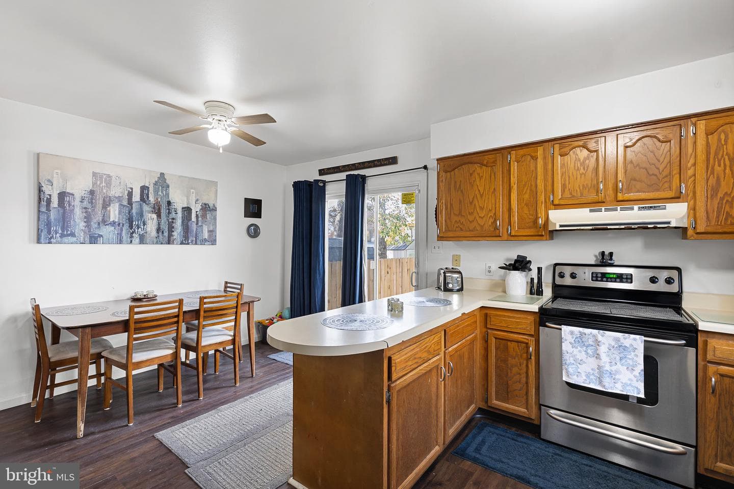 156 E Village Road photo 7