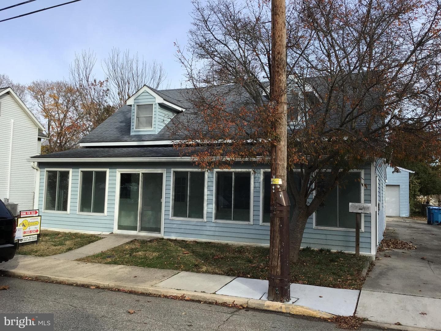 105 W Walnut Street photo 1